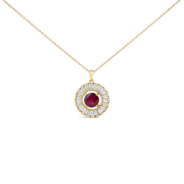 Collar con medallón con rubí cultivado en laboratorio y diamantes en plata de ley bañada en oro amarillo de 14K, foto 1