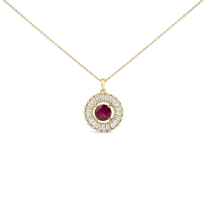 Collar con medallón con rubí cultivado en laboratorio y diamantes en plata de ley bañada en oro amarillo de 14K, foto 1
