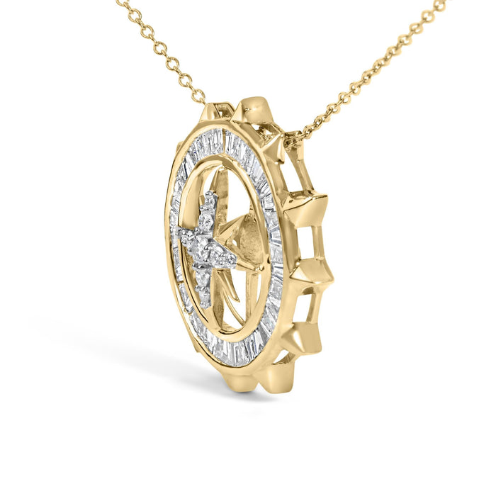 Collar con colgante de medallón de brújula con diamantes de 1 ct. p.t. en plata de ley bañada en oro amarillo de 14K, foto 4