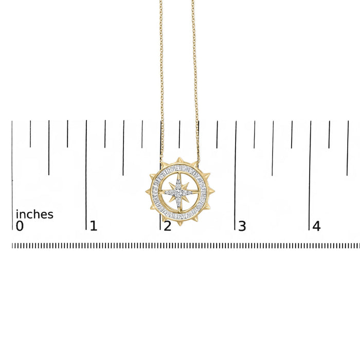 Collar con colgante de medallón de brújula con diamantes de 1 ct. p.t. en plata de ley bañada en oro amarillo de 14K, foto 5