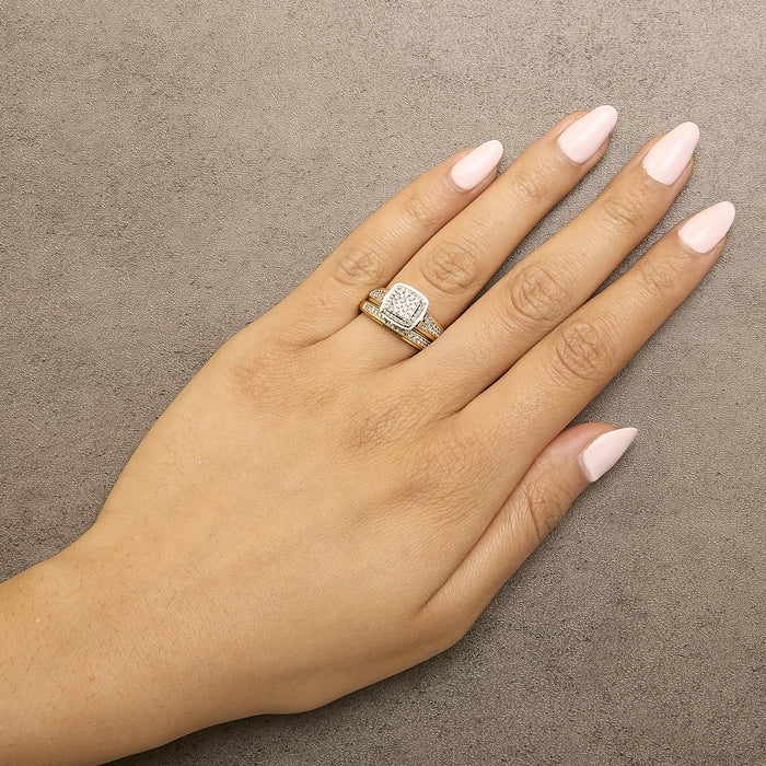 Conjunto nupcial de racimo cuadrado con diamantes de 1/2 ct. p.t. en plata de ley bañada en oro amarillo de 14K, foto 3