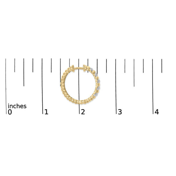 1/10 Ct. T.W. Diamond Ribbed Design Hoop Earrings in Gold Vermeil, photo 5