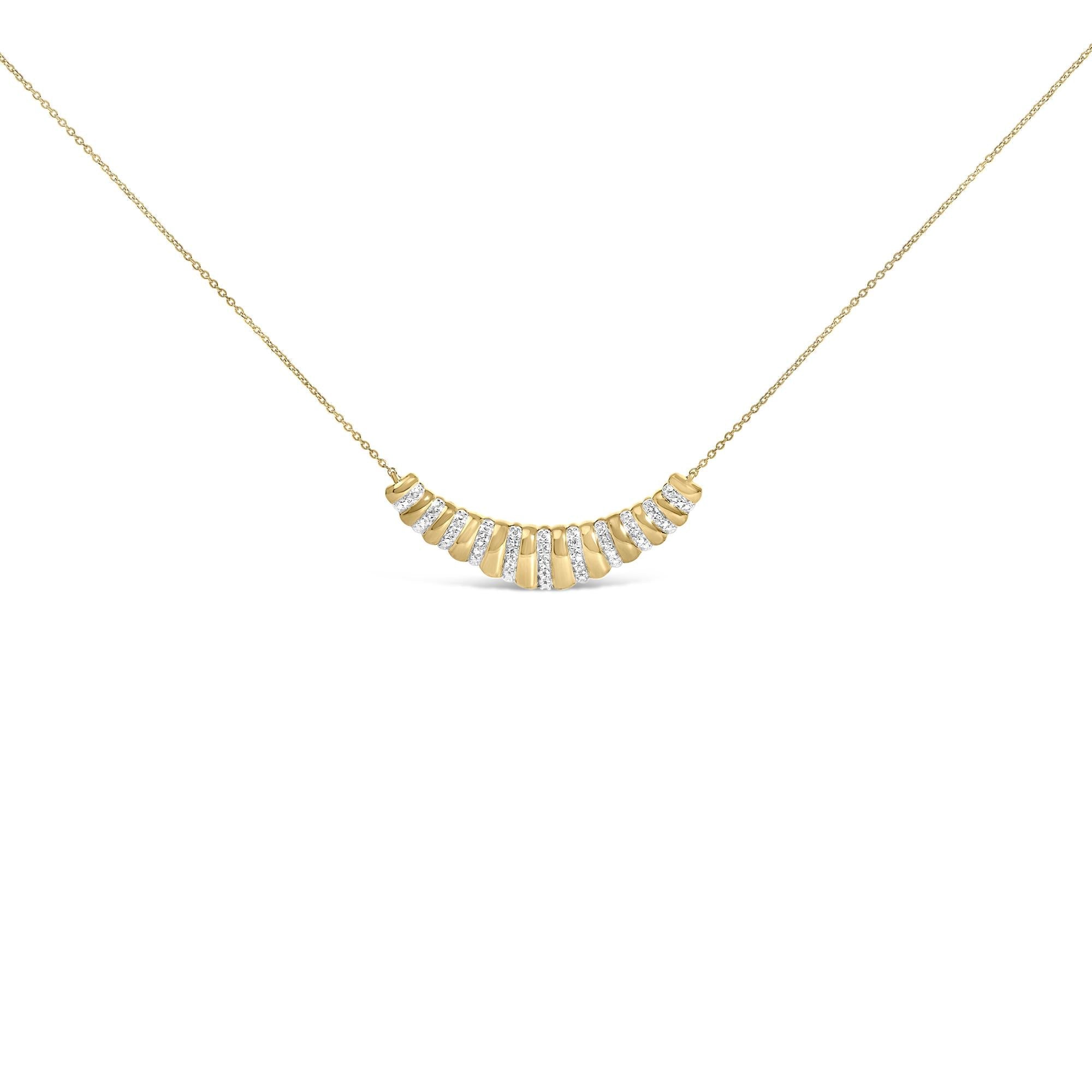 Collar con colgante grueso acanalado con diamantes de 1/10 ct. p.t. en vermeil de oro, foto 1