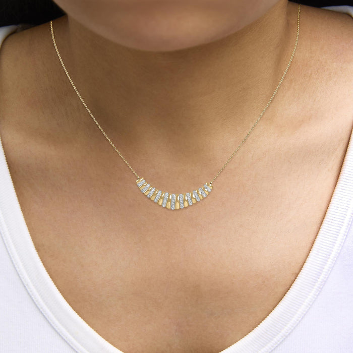 Collar con colgante grueso acanalado con diamantes de 1/10 ct. p.t. en vermeil de oro, foto 3