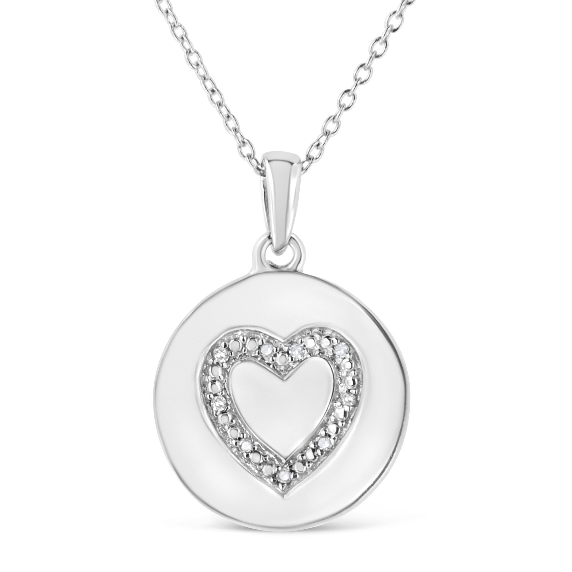 Collar con colgante con emblema de corazón y detalle de diamante de garras en plata de ley, foto 1