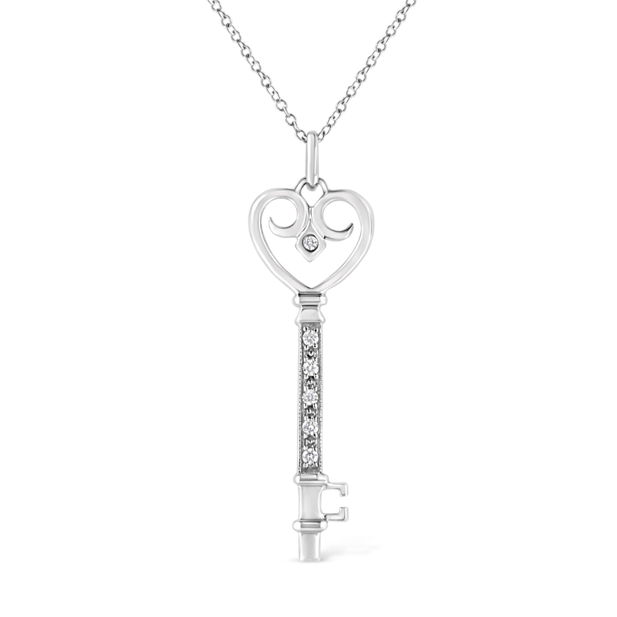 Collar con colgante de llave, corazón y candado con detalle de diamante pavé y de bisel en plata de ley, foto 1