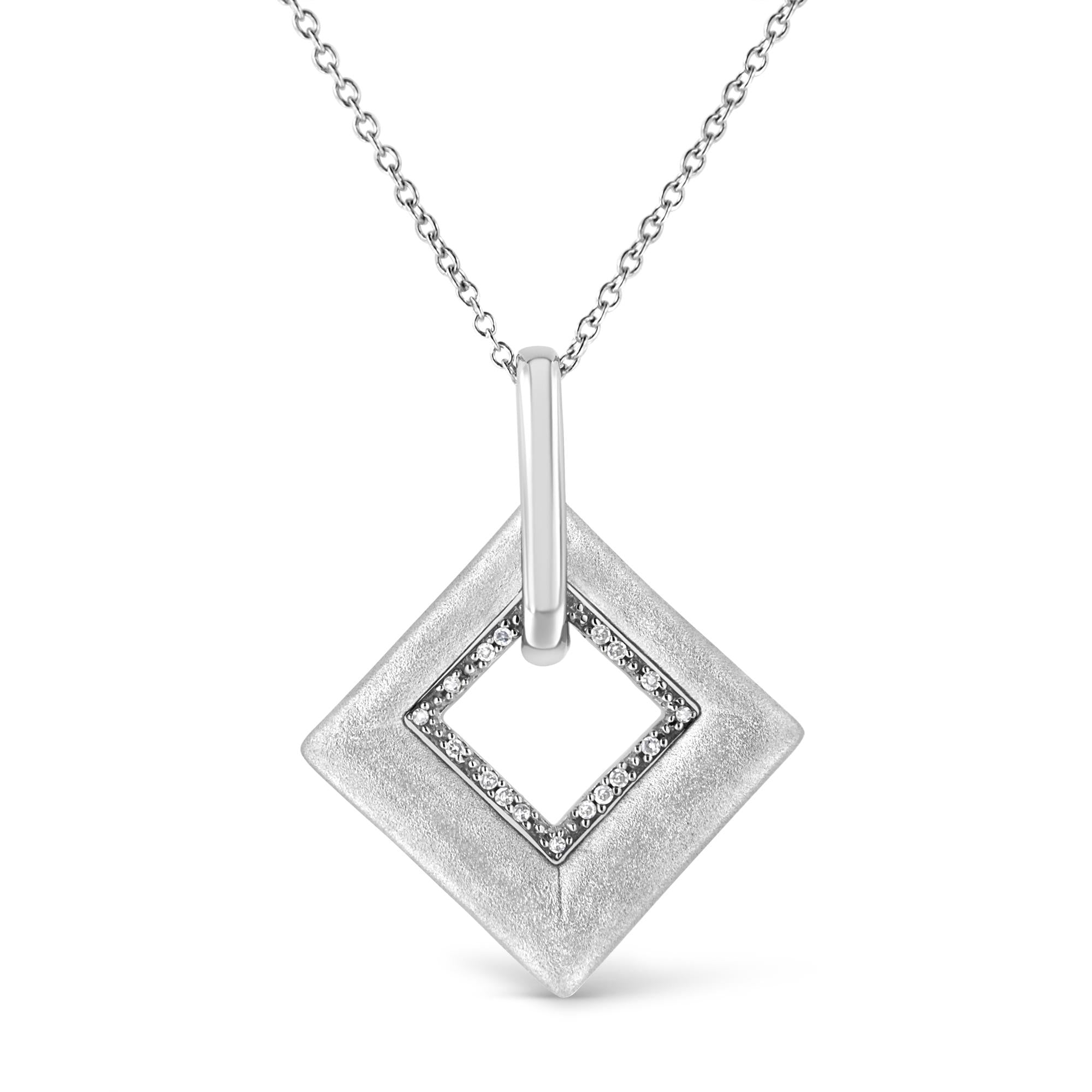 Collar con colgante en forma de cometa con detalle de diamante pavé en plata de ley, foto 1