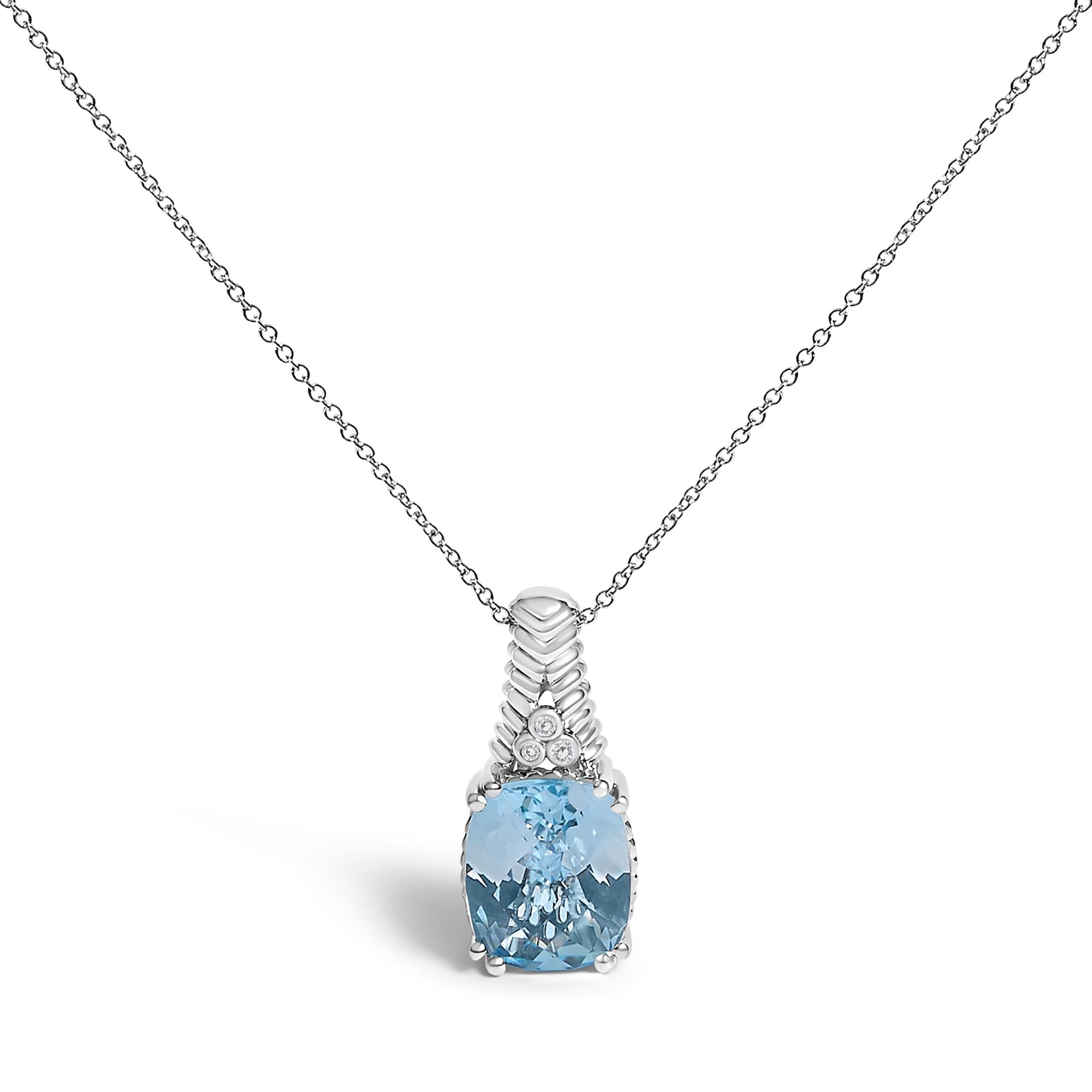 Collar con colgante texturizado de topacio azul y detalle de diamante en plata de ley, foto 1