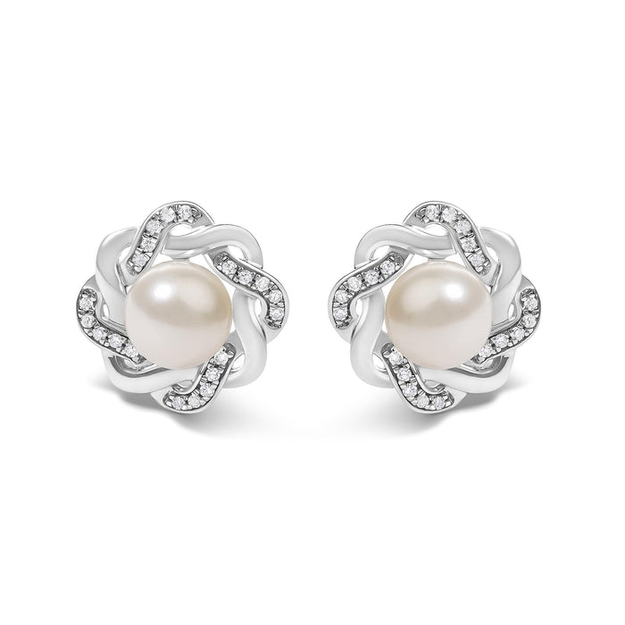 Aretes de botón florales trenzados con perla cultivada y diamantes de 1/10 ct. p.t. en plata de ley, foto 1