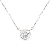 Collar con colgante de bisel con diamantes de 1/2 ct. p.t. en plata de ley