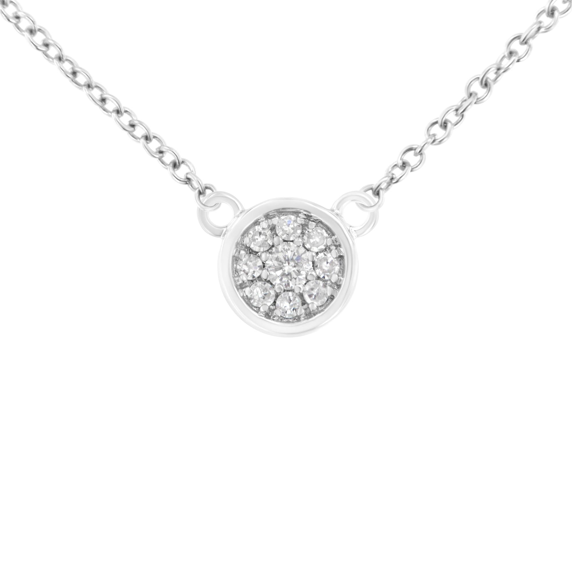Collar con colgante de flor con diamantes de 1/4 ct. p.t. en oro blanco de 10K, foto 1