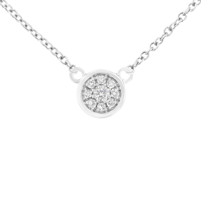 Collar con colgante de flor con diamantes de 1/4 ct. p.t. en oro blanco de 10K, foto 1
