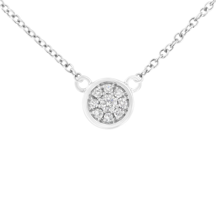 Collar con colgante de flor con diamantes de 1/4 ct. p.t. en oro blanco de 10K, foto 2