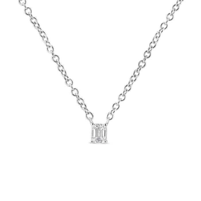 Collar con colgante de diamante solitario talla esmeralda de 1/5 ct. p.t. en oro blanco de 14K, foto 1