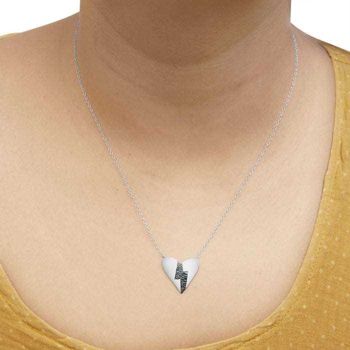Collar con colgante de corazón roto con diamantes azules en plata de ley, foto 3