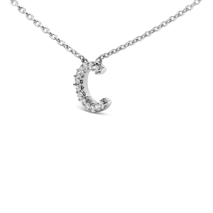 Collar con colgante de inicial A-Z en bloque con detalle de diamante en oro blanco de 10K