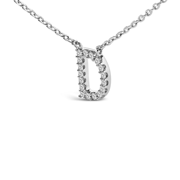 Collar con colgante de inicial A-Z en bloque con detalle de diamante en oro blanco de 10K