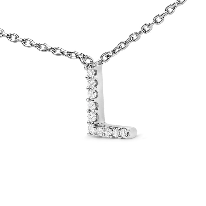 Collar con colgante de inicial A-Z en bloque con detalle de diamante en oro blanco de 10K