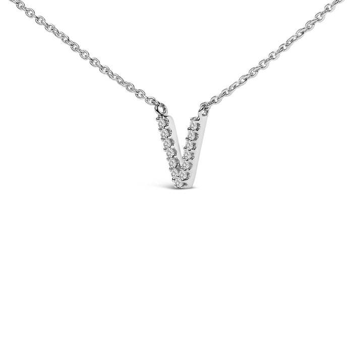 Collar con colgante de inicial A-Z en bloque con detalle de diamante en oro blanco de 10K