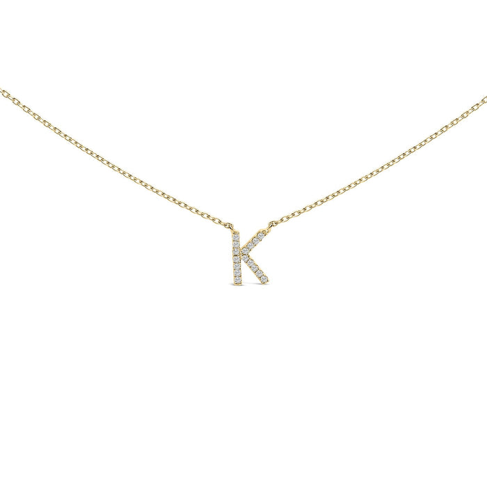 Collar con colgante de inicial A-Z en letra de molde con detalle de diamante en oro amarillo de 10K, foto 16