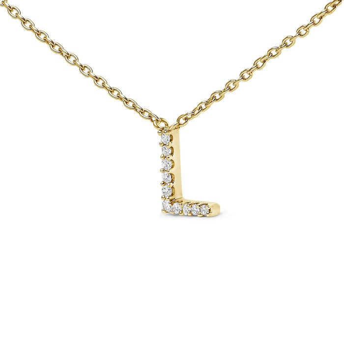 Collar con colgante de inicial A-Z en letra de molde con detalle de diamante en oro amarillo de 10K