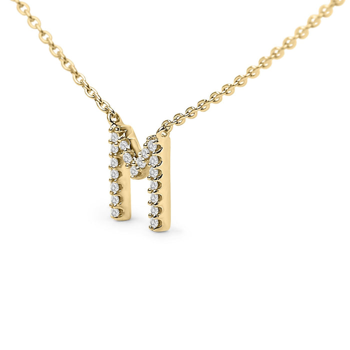 Collar con colgante de inicial A-Z en letra de molde con detalle de diamante en oro amarillo de 10K