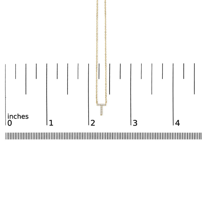 Collar con colgante de inicial A-Z en letra de molde con detalle de diamante en oro amarillo de 10K