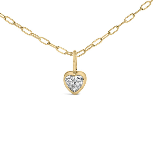 Collar con colgante solitario de corazón de bisel con diamante de 1/5 ct. p.t. y cadena paperclip en oro amarillo de 14K, foto 2