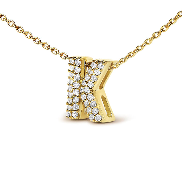 Collar con colgante de inicial A-Z estilo burbuja con detalle de diamante en oro amarillo de 10K