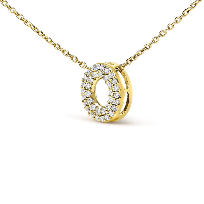 Collar con colgante de inicial A-Z estilo burbuja con detalle de diamante en oro amarillo de 10K