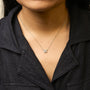 Collar con colgante de inicial A-Z estilo burbuja con detalle de diamante en oro amarillo de 10K, foto 57