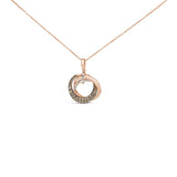 Collar con colgante de aros entrelazados con diamantes blancos y marrones tratados de 3/4 ct. p.t. en oro rosa de 14K