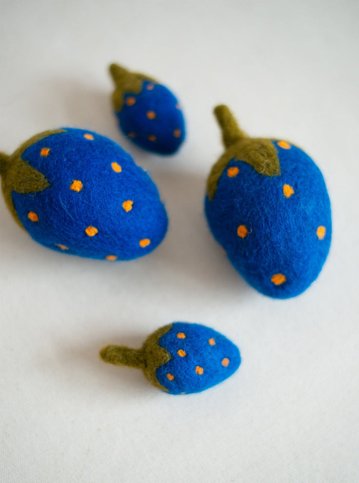 Blue Strawberry Wool Dog Toy, photo 3