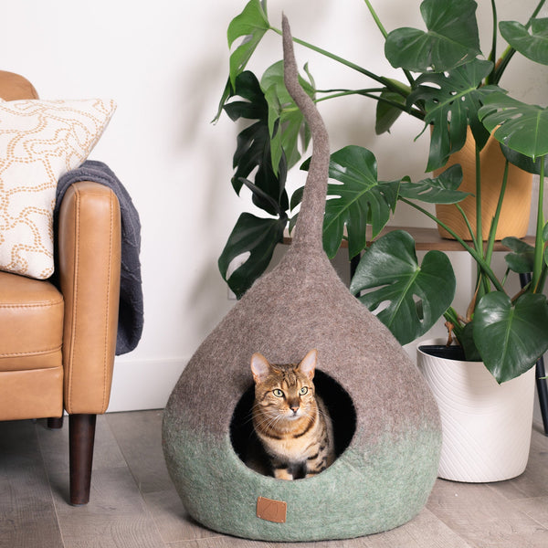 Felted Wool Cat Cave with Tail, Fade Design