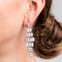 Aretes estilo candelabro en racimo con zirconias cúbicas marquesa en latón bañado en rodio, foto 2