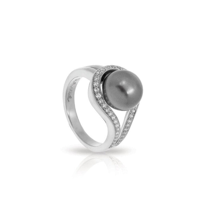Claire Ring, photo 2