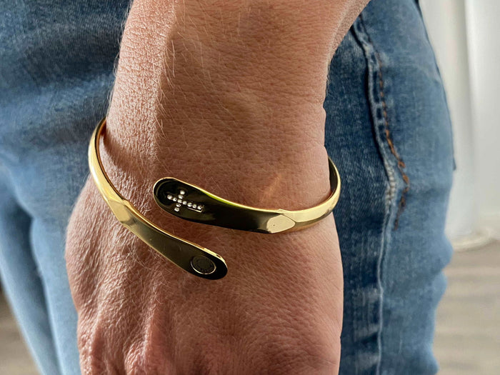 Let Your Faith Be Bigger Than Your Fear Cross Engraved Cuff, photo 8