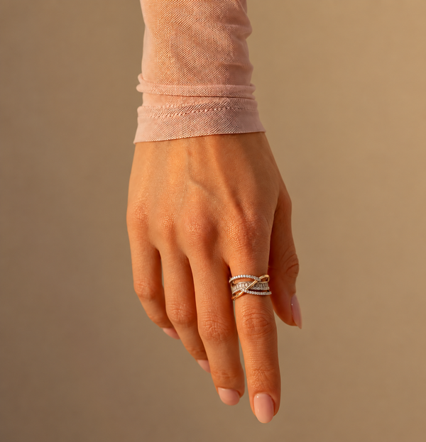 Anillo Madonna con zirconias cúbicas, foto 2