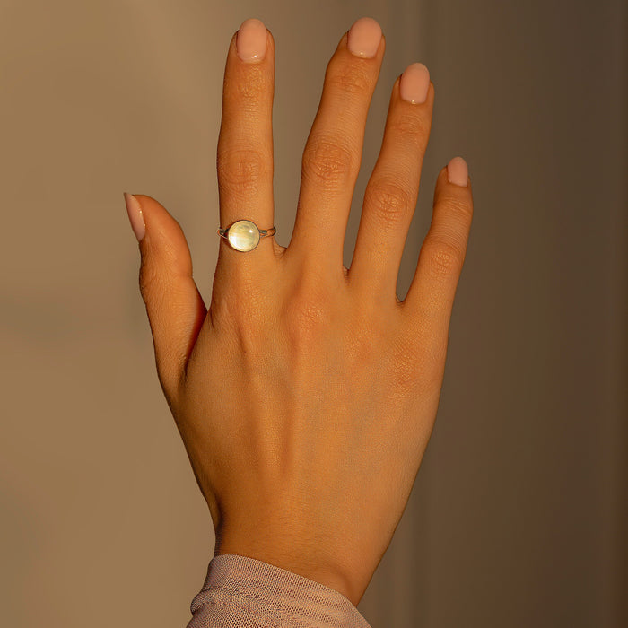 Léonie Mother of Pearl Ring, photo 2