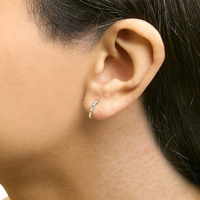 Aretes de aro Huggie de doble cara con diamantes de 1/4 ct. p.t. en oro de 10K, foto 7