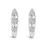 Aretes de aro Huggie de tres piedras con diamantes cultivados en laboratorio de 1/5 ct. p.t. en oro de 10K, foto 2