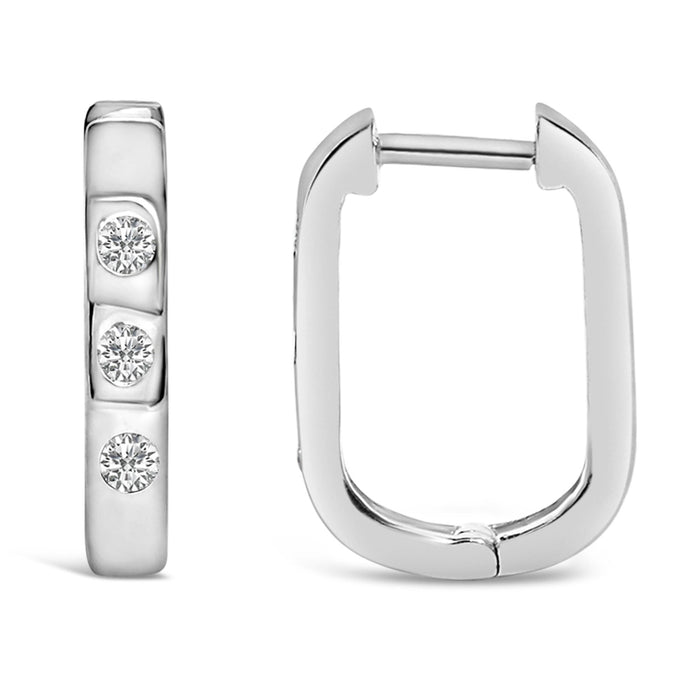 Aretes de aro Huggie ovalados de tres piedras con diamantes cultivados en laboratorio de 1/10 ct. p.t. en oro de 10K, foto 8