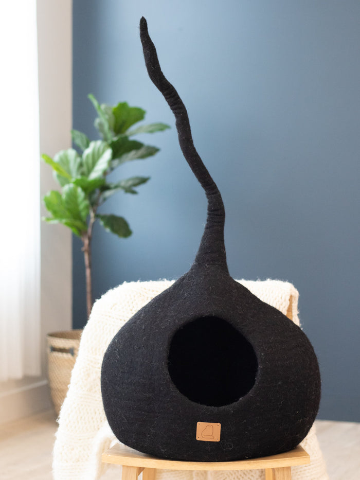 Felted Wool Cat Cave with Tail, Night Black, photo 2
