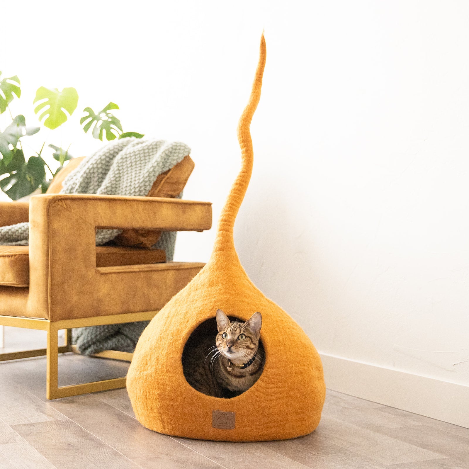 Cueva de fieltro de lana para gatos con cola, Naranja fuego