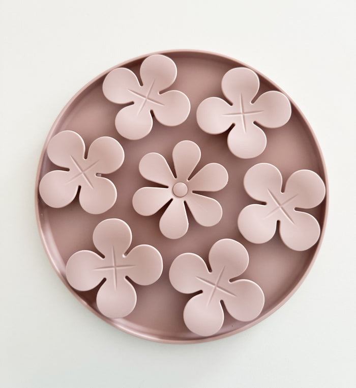 Pink flower snuffle mat