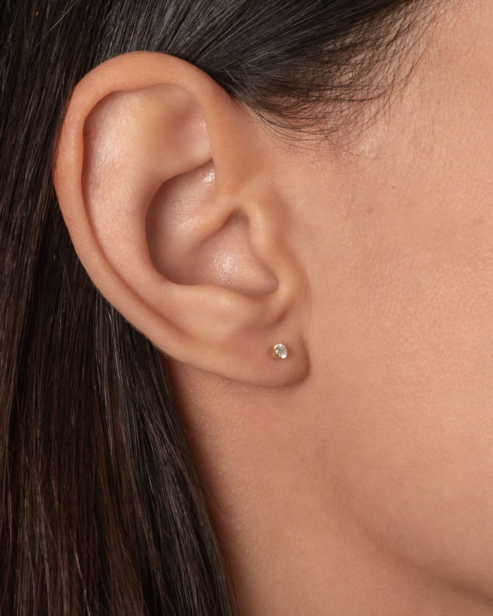 Aretes de botón de diamante de tres garras en oro de 14K, foto 3