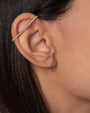 Aretes de botón de barra curva con diamantes en oro de 14K, foto 5