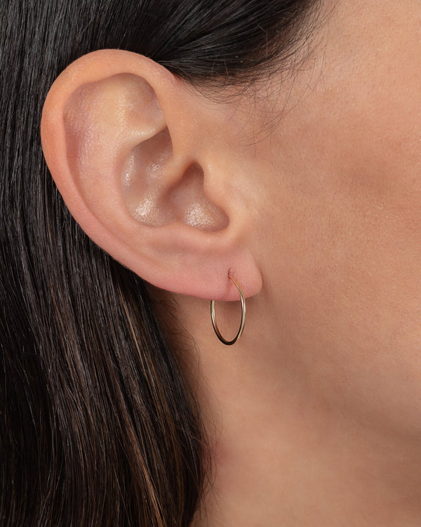 Aretes de aro de hilo pequeños en oro de 14K, foto 2