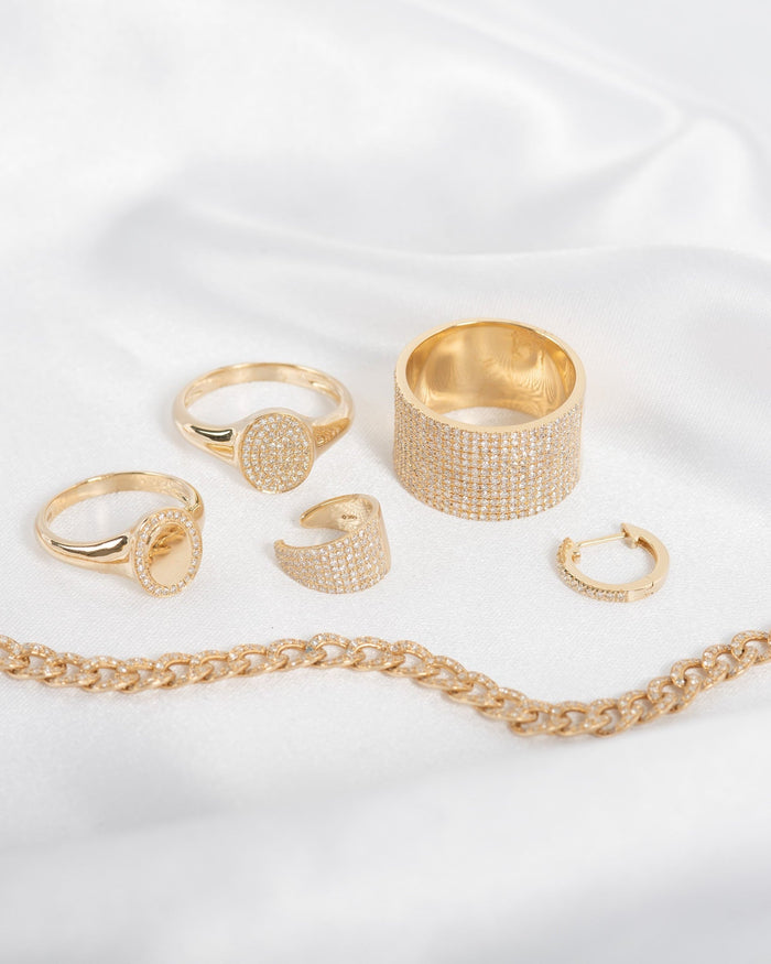 Aretes de aro huggie de diamantes en pavé en oro de 14K, foto 8