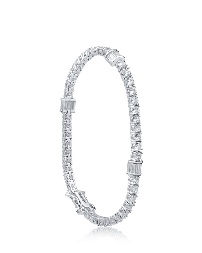 Pulsera con zirconias cúbicas redondas y estaciones baguette en latón bañado en rodio, foto 1